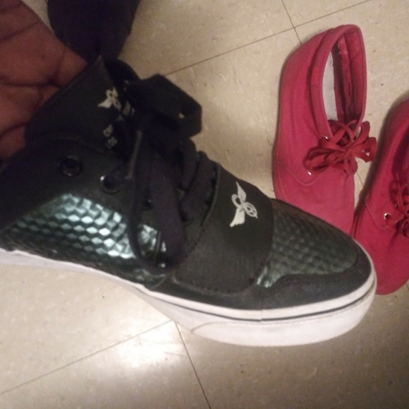 Shoes - Picture 2 of 3